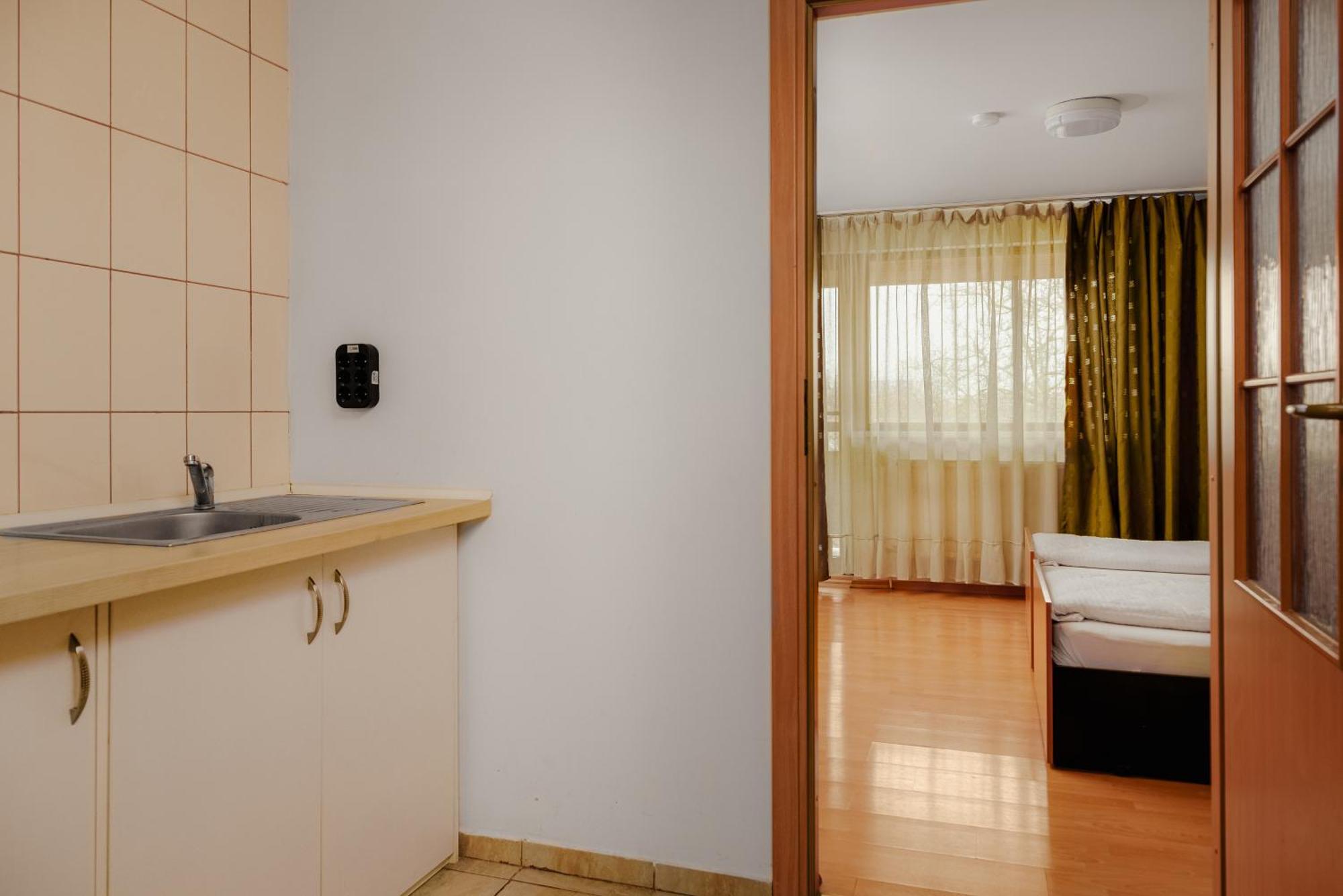 Business Transit To Therme & Bucharest Airport Săftica Exterior photo